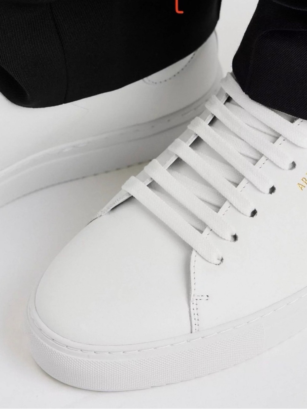 Axel Arigato White Leather Low-Top Sneakers - Picture 4 of 7